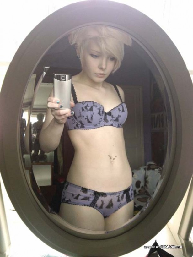 mirror self shot naked teen pics
