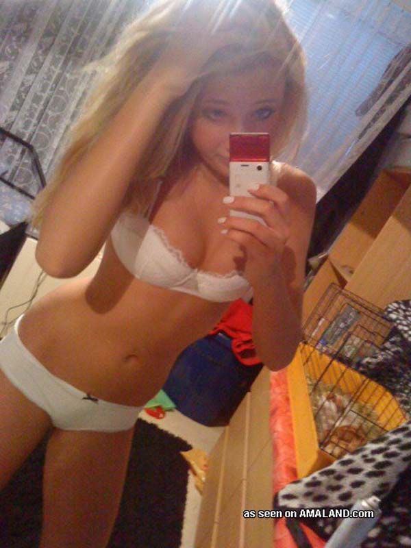 mirror self shot naked pics